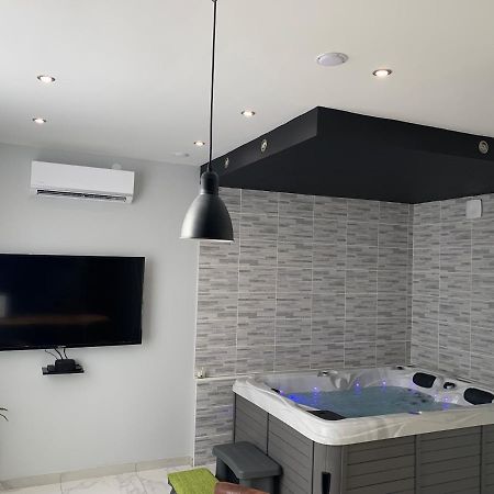 Appartement Spa Gingko, N1 Valenciennes, Wifi, Netflix Aulnoy-lez-Valenciennes Exterior photo